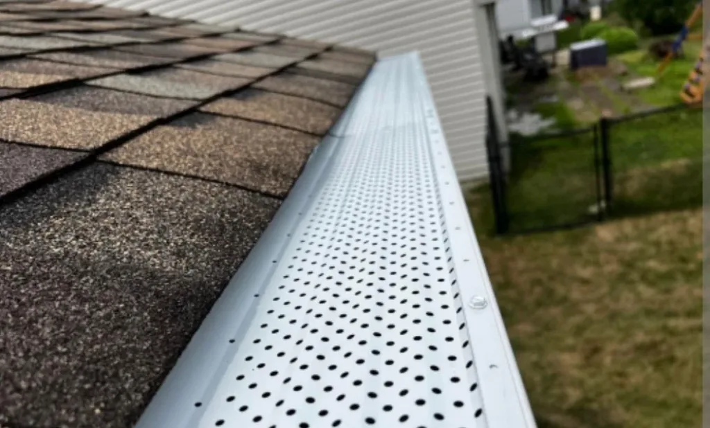 DARVAL Aluminum Installation and Supply - Eavestrough and siding photo 7